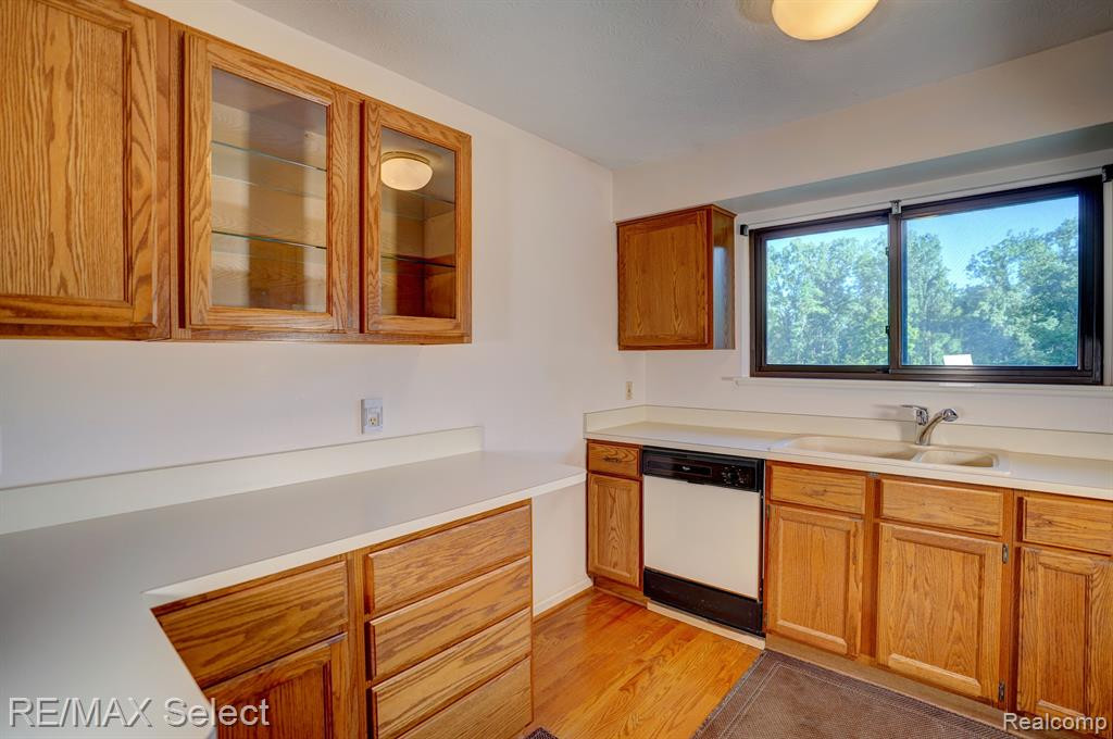 445 GLENWAY Street, Brighton, MI 48116 — Photo 8