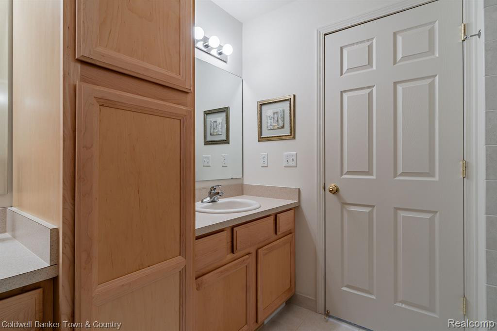 20106 ALEXA Drive, Walled Lake, MI 48390 — Photo 23