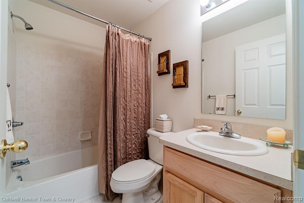 20106 ALEXA Drive, Walled Lake, MI 48390 — Photo 25