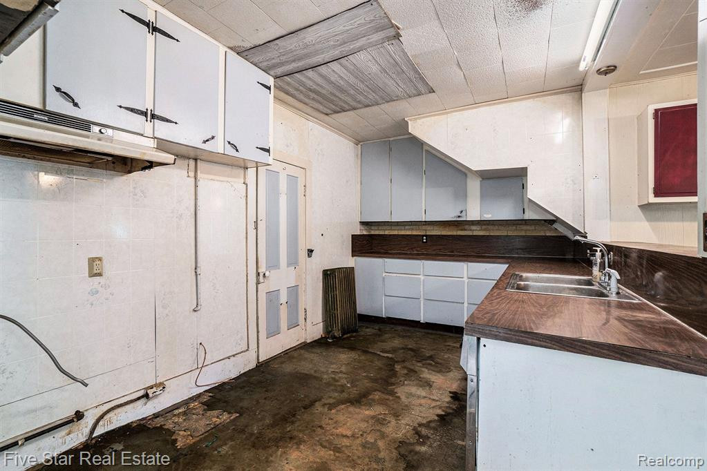 8277 Portage Street, Onekama, MI 49675 — Photo 7