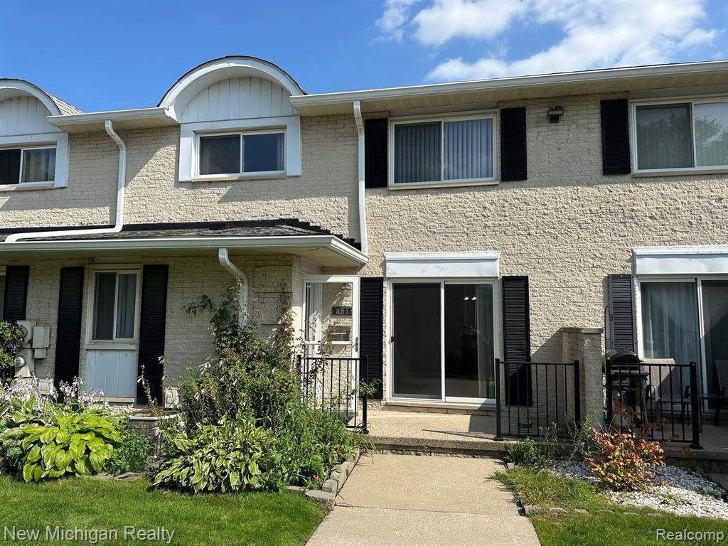 8813 GEORGE F BUNKER Boulevard, Sterling Heights, MI 48313 — front exterior