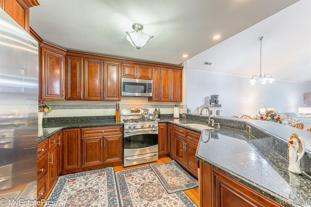 42846 PATTY Lane, Van Buren, MI 48111 — Photo 9
