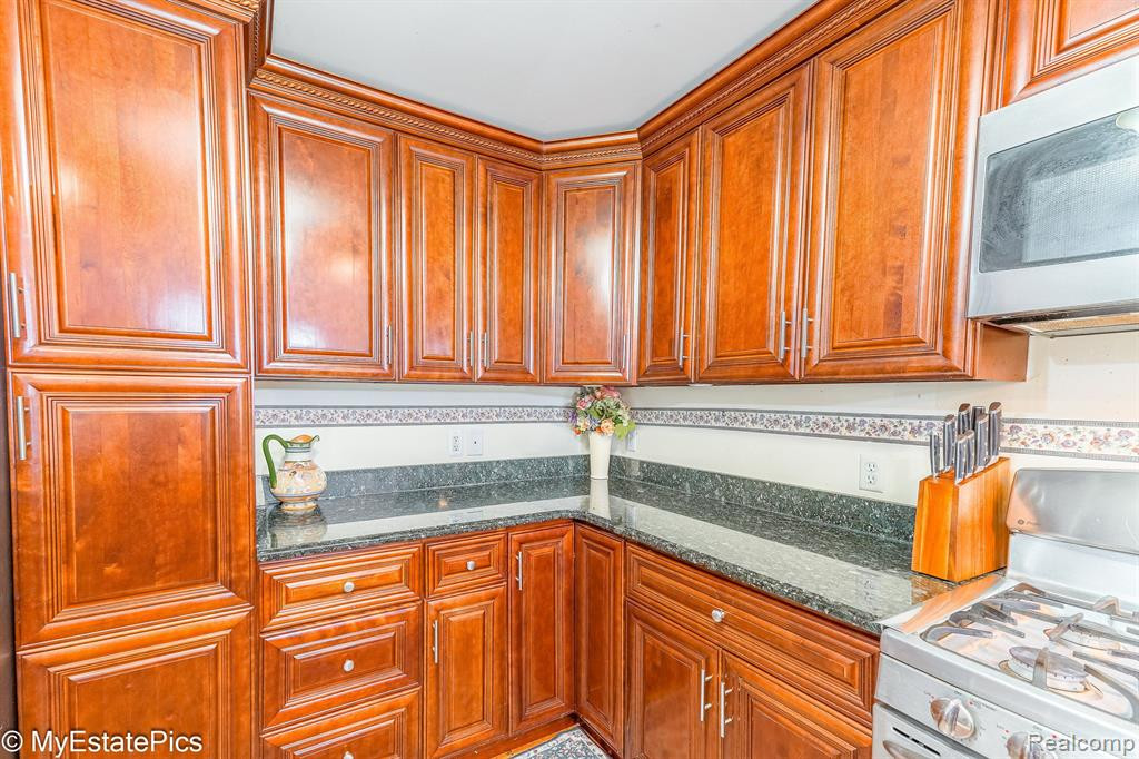42846 PATTY Lane, Van Buren, MI 48111 — Photo 10