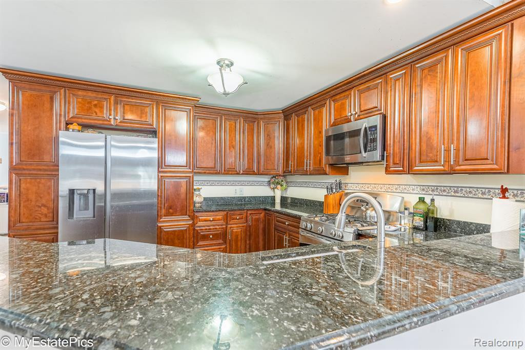 42846 PATTY Lane, Van Buren, MI 48111 — Photo 12