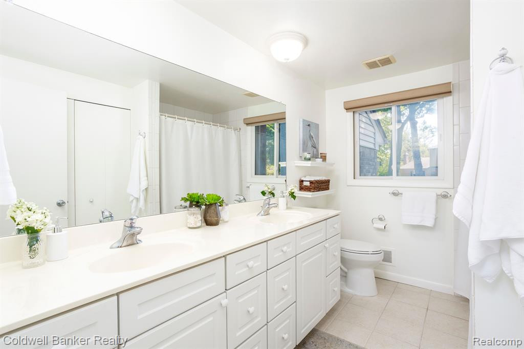 41555 Sunnydale Lane, Northville, MI 48168 — Photo 21