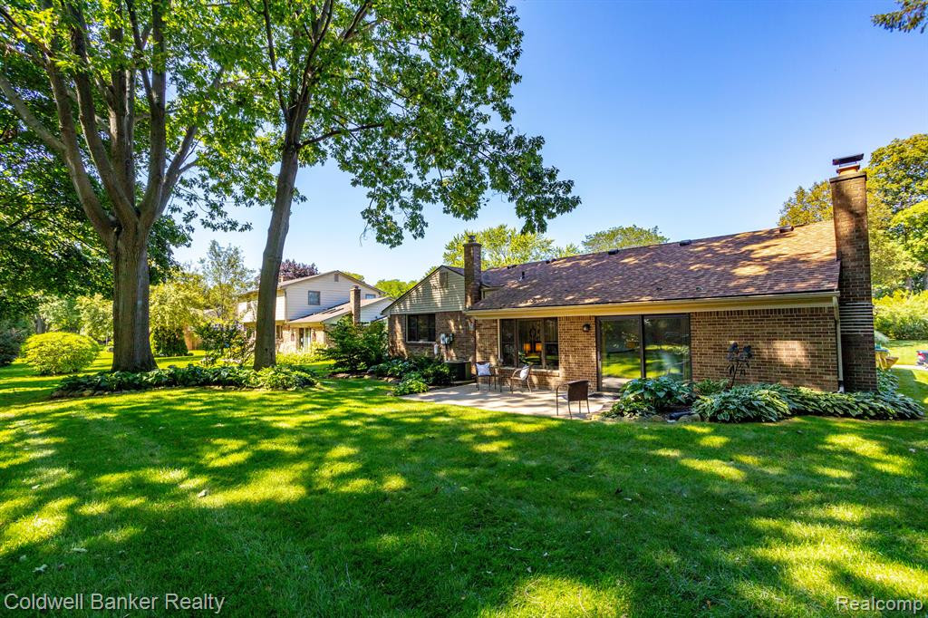 41555 Sunnydale Lane, Northville, MI 48168 — Photo 24