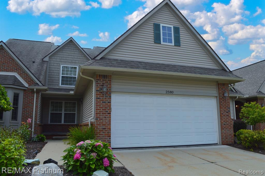 2580 KERRIA Drive, Howell, MI 48855 — front exterior