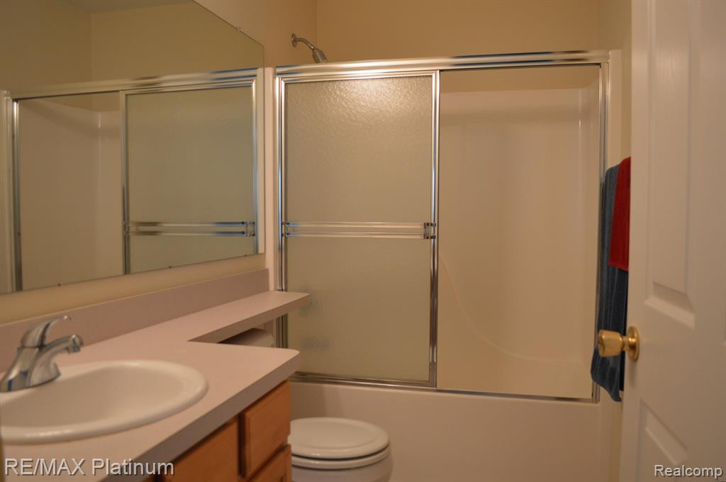 2580 KERRIA Drive, Howell, MI 48855 — Photo 12
