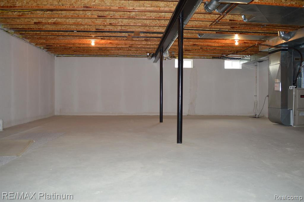 2580 KERRIA Drive, Howell, MI 48855 — Photo 18