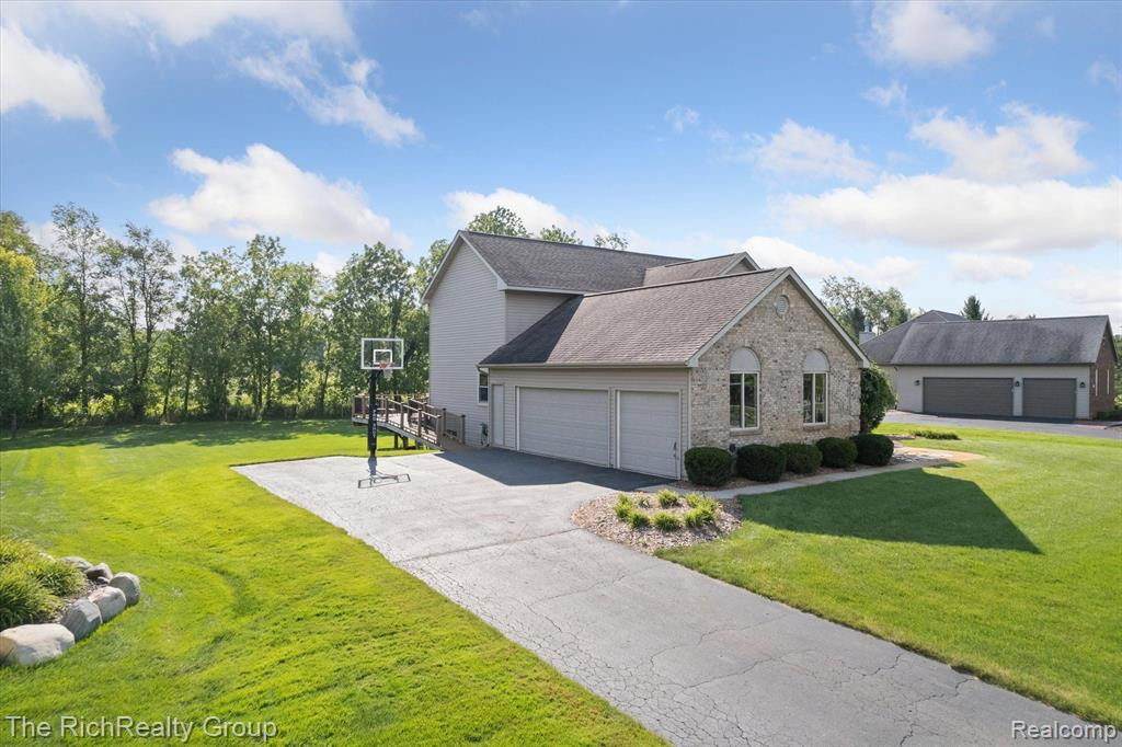 20876 Oak Tree Drive, South Lyon, MI 48178 — Photo 3