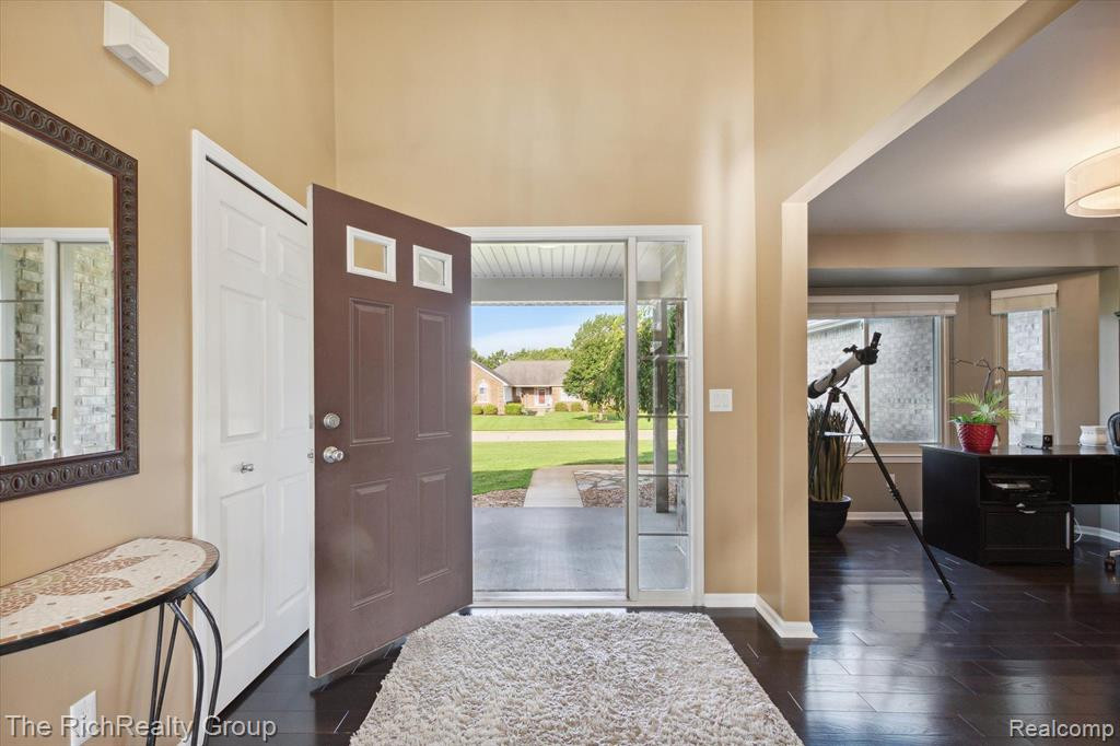 20876 Oak Tree Drive, South Lyon, MI 48178 — Photo 5
