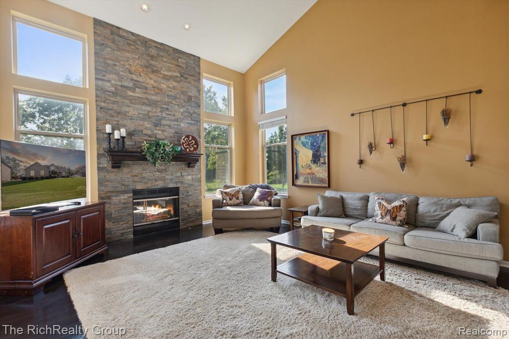 20876 Oak Tree Drive, South Lyon, MI 48178 — Photo 6