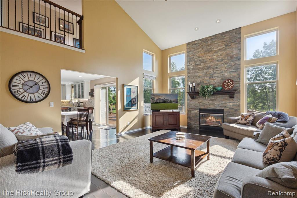 20876 Oak Tree Drive, South Lyon, MI 48178 — Photo 8
