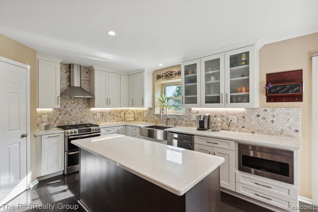 20876 Oak Tree Drive, South Lyon, MI 48178 — Photo 10
