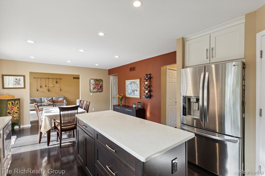20876 Oak Tree Drive, South Lyon, MI 48178 — Photo 12