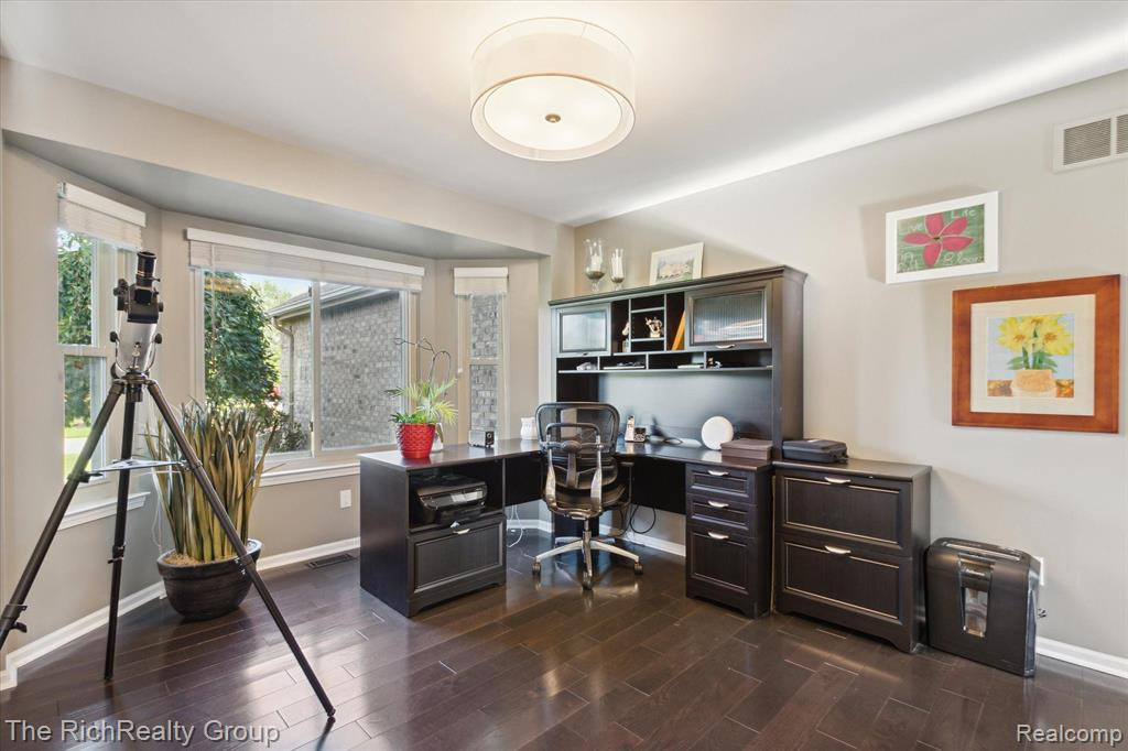 20876 Oak Tree Drive, South Lyon, MI 48178 — Photo 14