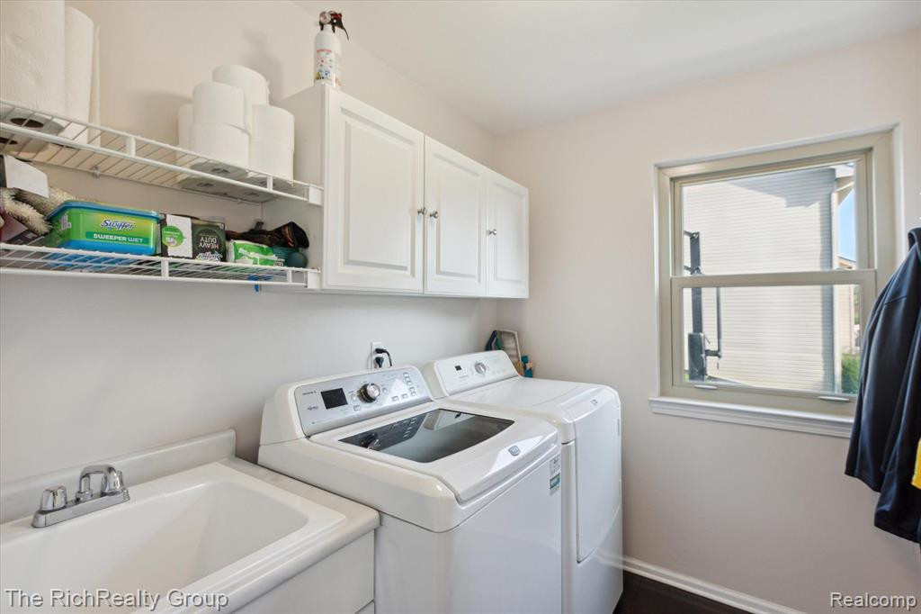 20876 Oak Tree Drive, South Lyon, MI 48178 — Photo 17
