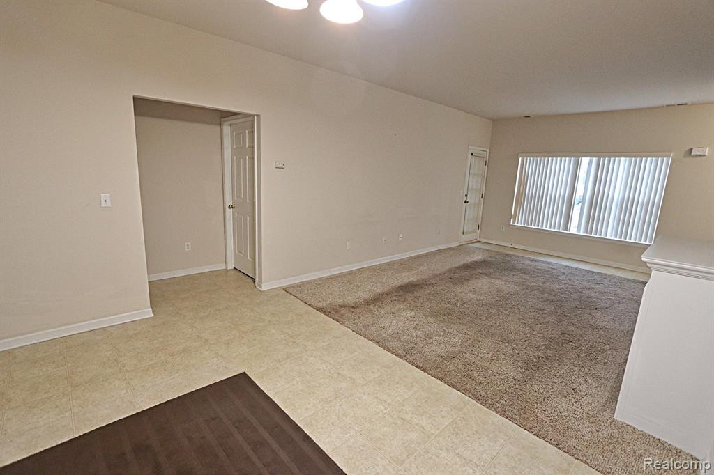 48431 MANOR BRIDGE Drive, 213, Canton, MI 48188 — Photo 6