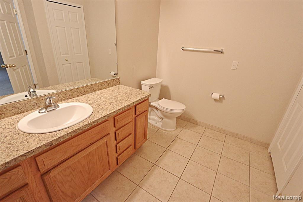 48431 MANOR BRIDGE Drive, 213, Canton, MI 48188 — Photo 12