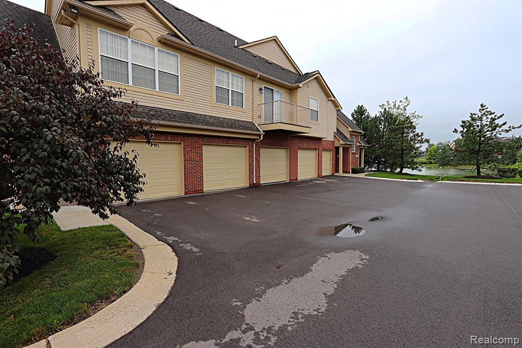 48431 MANOR BRIDGE Drive, 213, Canton, MI 48188 — Photo 17