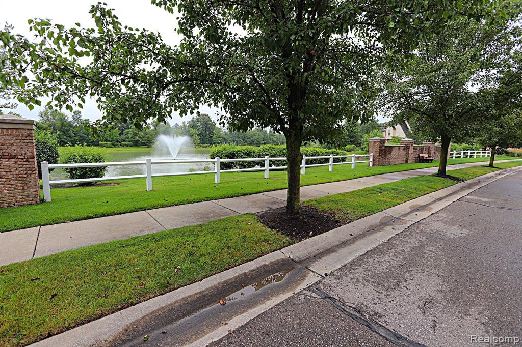 48431 MANOR BRIDGE Drive, 213, Canton, MI 48188 — Photo 22