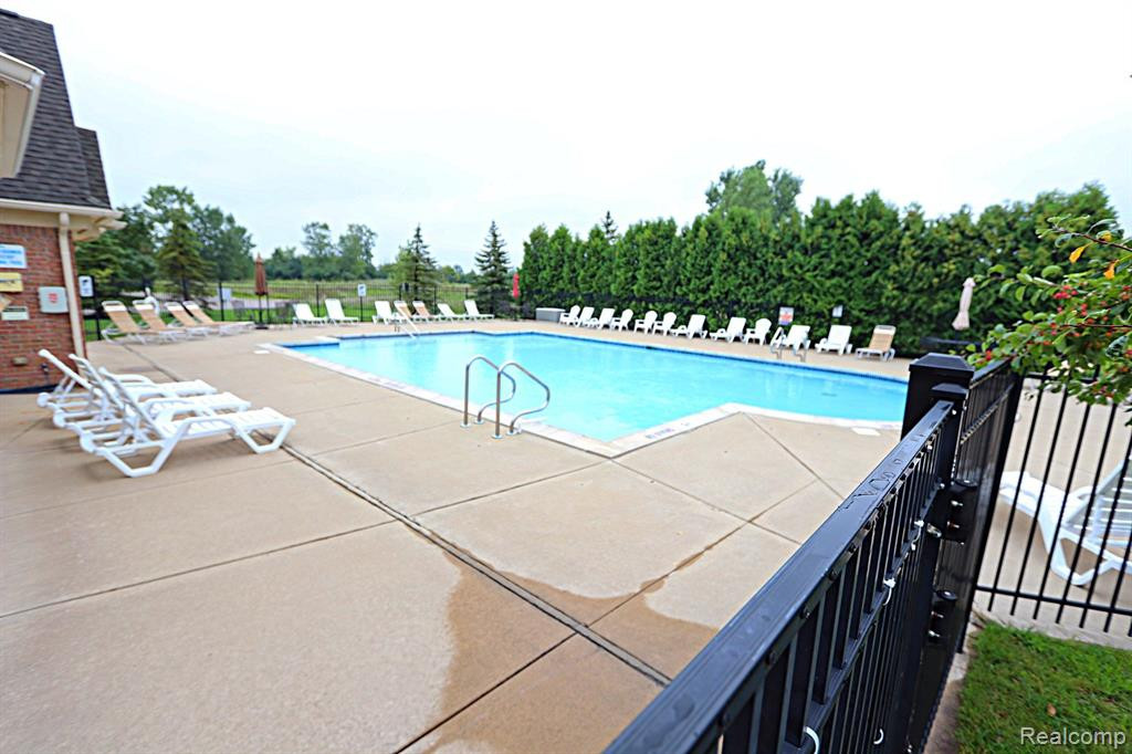 48431 MANOR BRIDGE Drive, 213, Canton, MI 48188 — Photo 27