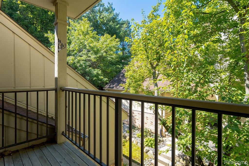 29248 LAUREL Drive, Farmington Hills, MI 48331 — Photo 5