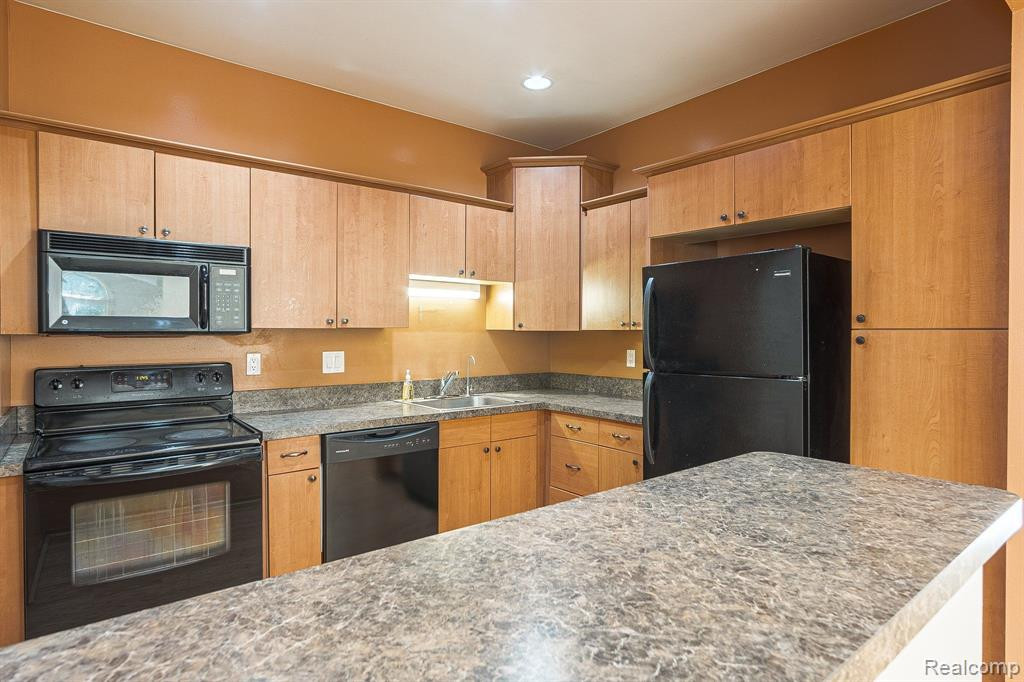 29248 LAUREL Drive, Farmington Hills, MI 48331 — Photo 10