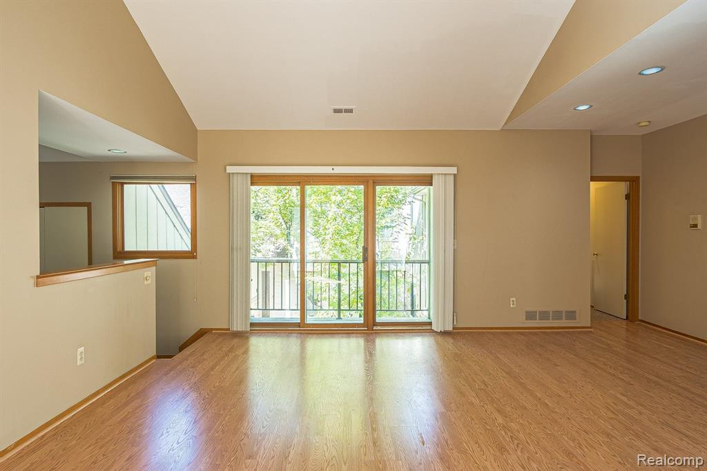 29248 LAUREL Drive, Farmington Hills, MI 48331 — Photo 15