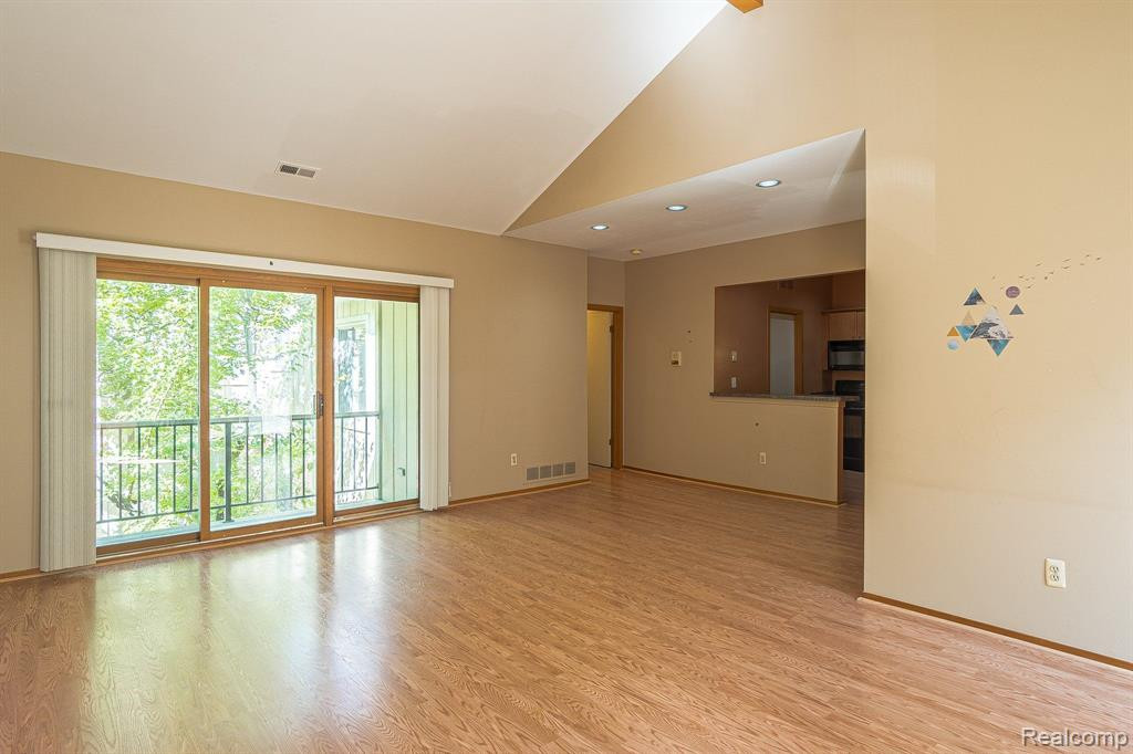 29248 LAUREL Drive, Farmington Hills, MI 48331 — Photo 16