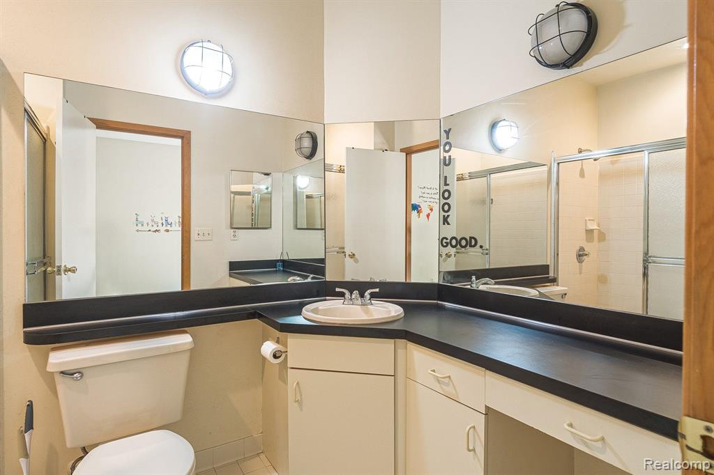 29248 LAUREL Drive, Farmington Hills, MI 48331 — Photo 21