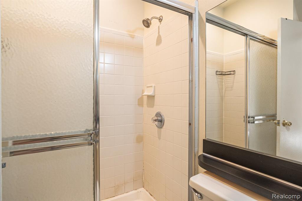 29248 LAUREL Drive, Farmington Hills, MI 48331 — Photo 22