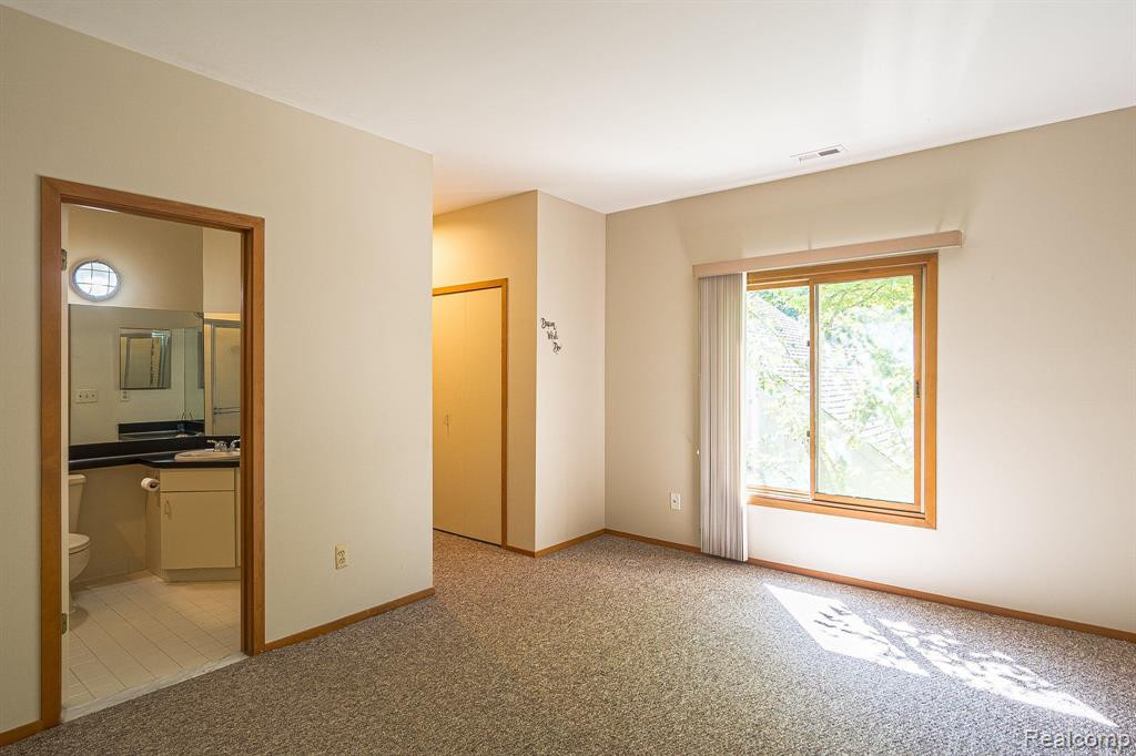 29248 LAUREL Drive, Farmington Hills, MI 48331 — Photo 23