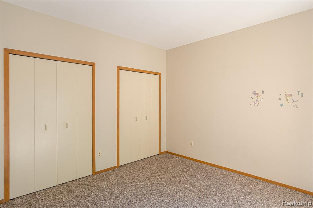 29248 LAUREL Drive, Farmington Hills, MI 48331 — Photo 27