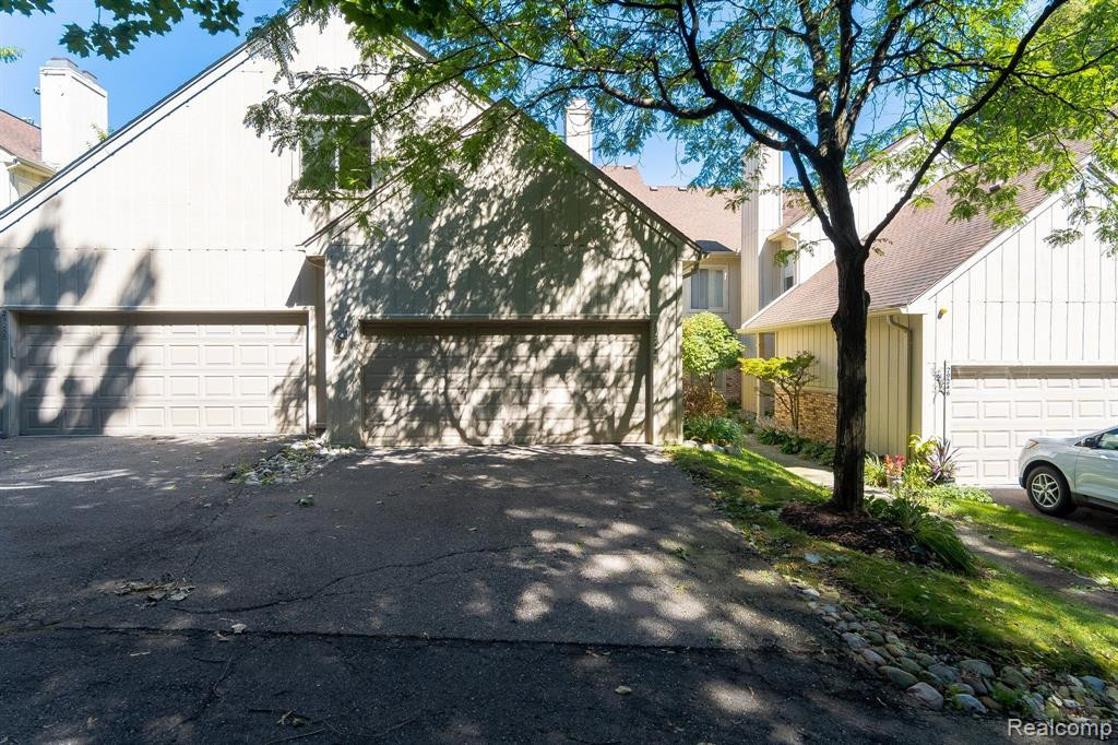 29248 LAUREL Drive, Farmington Hills, MI 48331 — Photo 30
