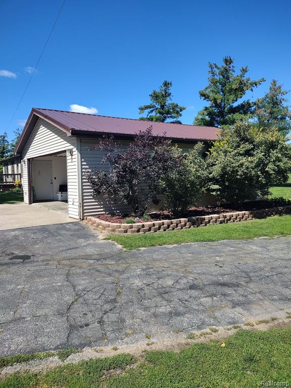 5298 SHREEVES Road, Fairgrove, MI 48733 — Photo 17