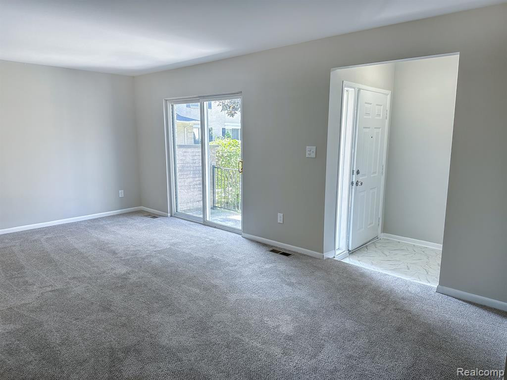 41856 LANGLEY Drive, Sterling Heights, MI 48313 — Photo 4