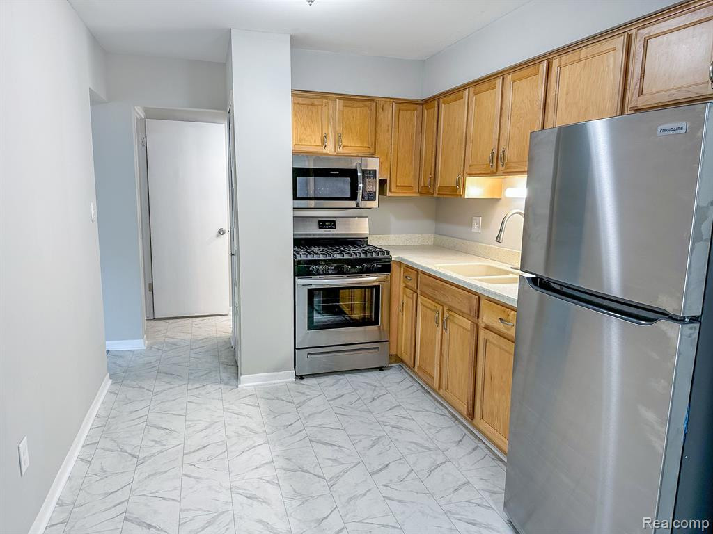 41856 LANGLEY Drive, Sterling Heights, MI 48313 — Photo 9