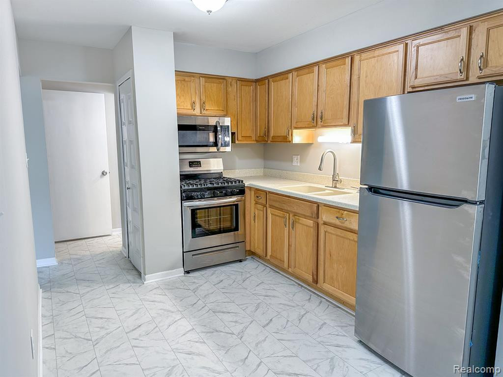 41856 LANGLEY Drive, Sterling Heights, MI 48313 — Photo 11