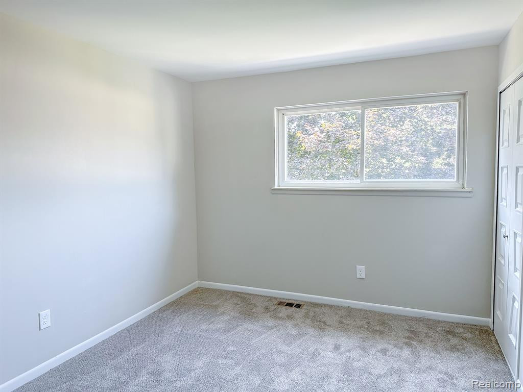 41856 LANGLEY Drive, Sterling Heights, MI 48313 — Photo 15