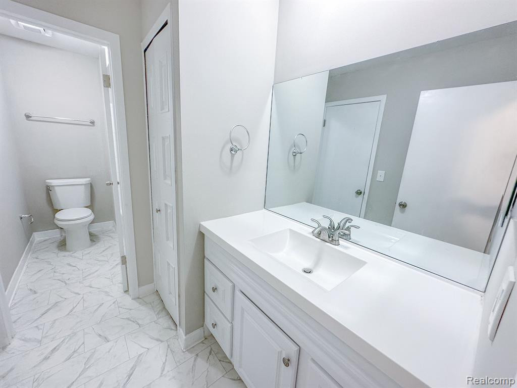 41856 LANGLEY Drive, Sterling Heights, MI 48313 — Photo 19