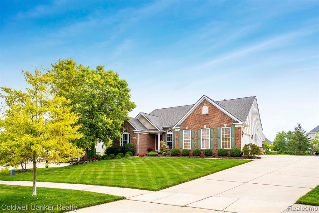 26404 GREAT PLAINS Drive, South Lyon, MI 48178 — Photo 2