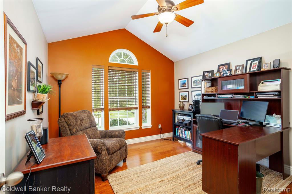 26404 GREAT PLAINS Drive, South Lyon, MI 48178 — Photo 4