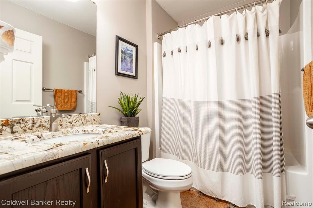 26404 GREAT PLAINS Drive, South Lyon, MI 48178 — Photo 6