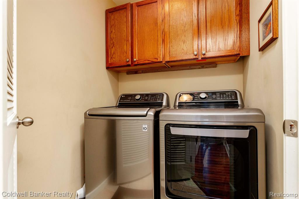 26404 GREAT PLAINS Drive, South Lyon, MI 48178 — Photo 21
