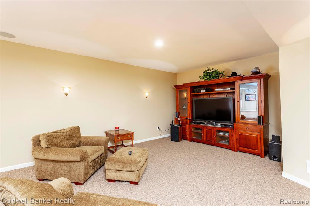 26404 GREAT PLAINS Drive, South Lyon, MI 48178 — Photo 27