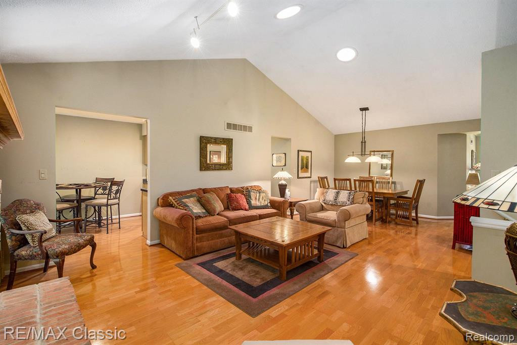 2979 S FOXRIDGE, Ann Arbor, MI 48105 — Photo 9