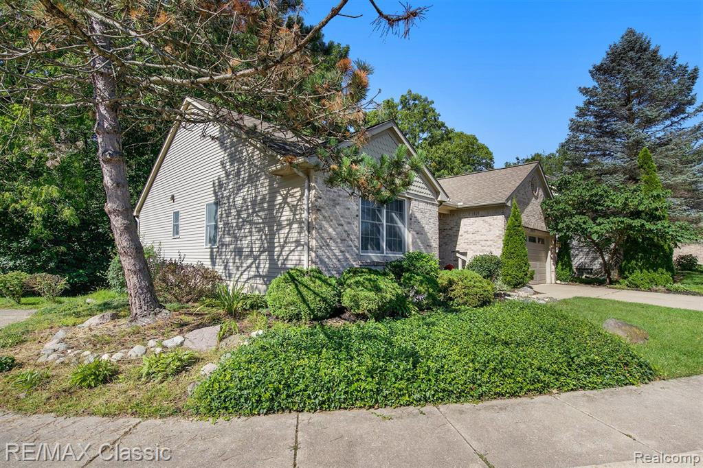 2979 S FOXRIDGE, Ann Arbor, MI 48105 — Photo 32