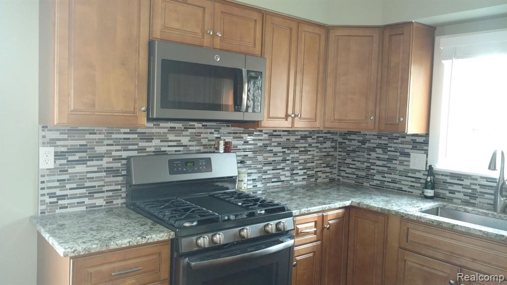 9189 ASCOT Drive, Ypsilanti, MI 48198 — Photo 7
