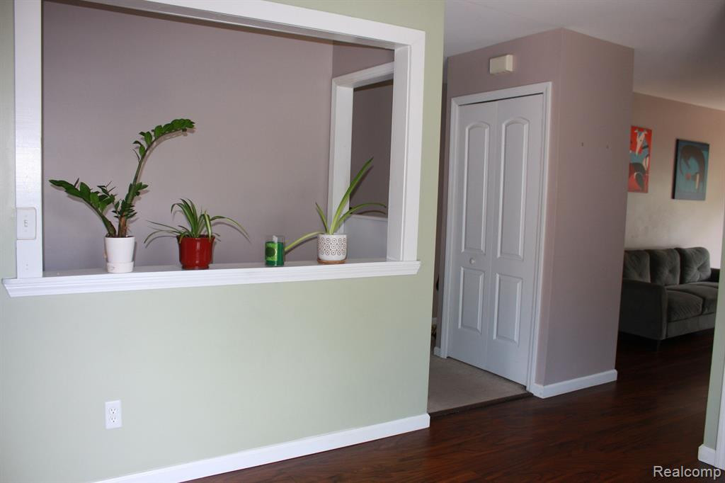 9189 ASCOT Drive, Ypsilanti, MI 48198 — Photo 10